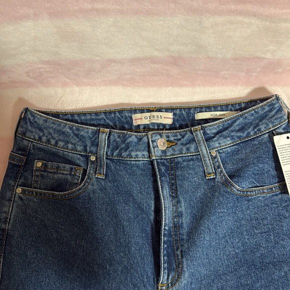 Guess Jeans - Picture 2 of 3